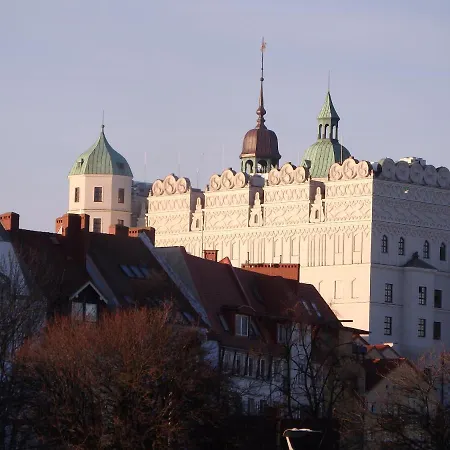 8 Pietro Al Wyzwolenia Apartment