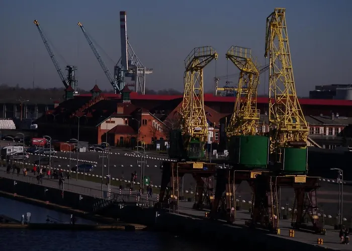 8 Pietro Al Wyzwolenia * Szczecin