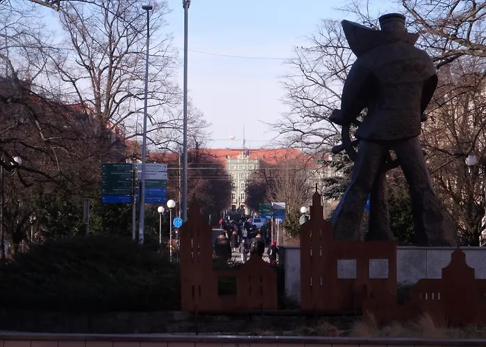 8 Pietro Al Wyzwolenia *