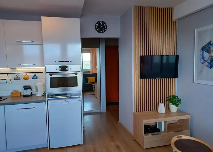 8 Pietro Al Wyzwolenia *